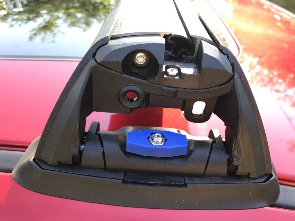 2xBLACK Cross bar / Roof rack for BMW 1 Series F20 Hatch 2011 - july 2019